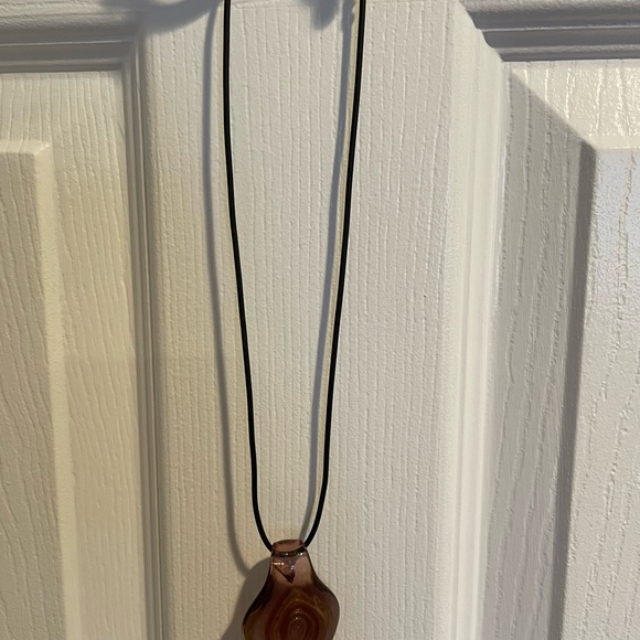 Artisan Pink and Gold Leaf Pendant Necklace Set… NWOT - Picture 8 of 8